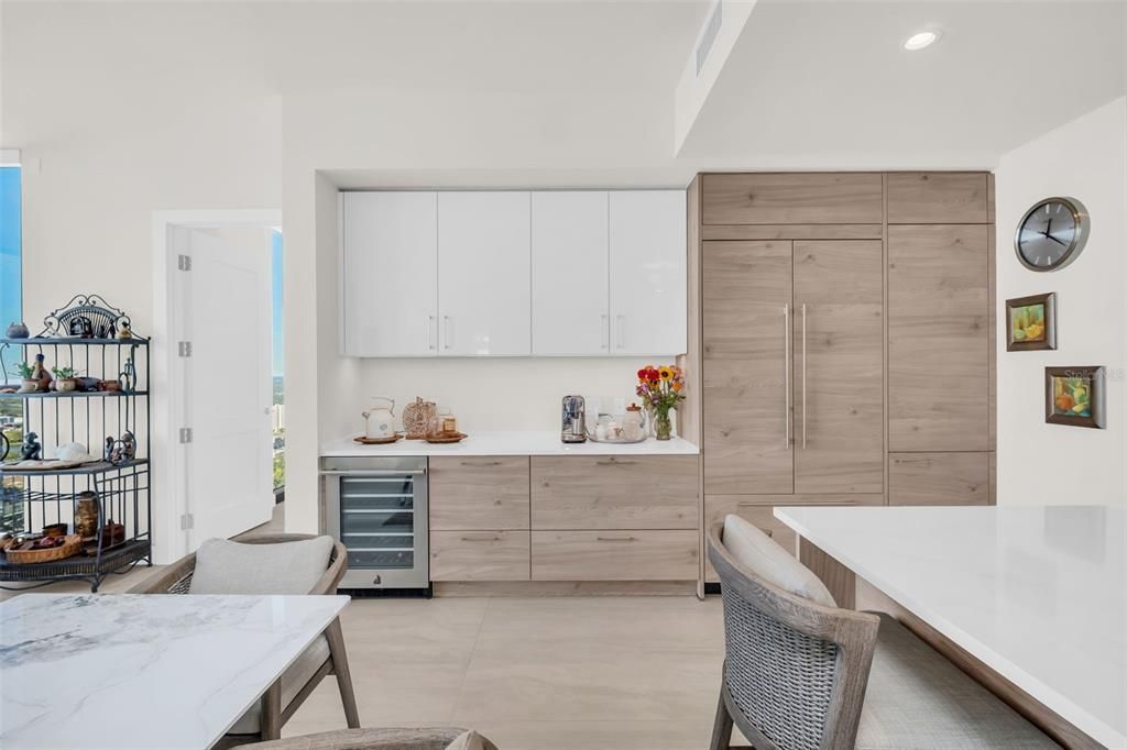 For Sale: $1,475,000 (2 beds, 2 baths, 1663 Square Feet)