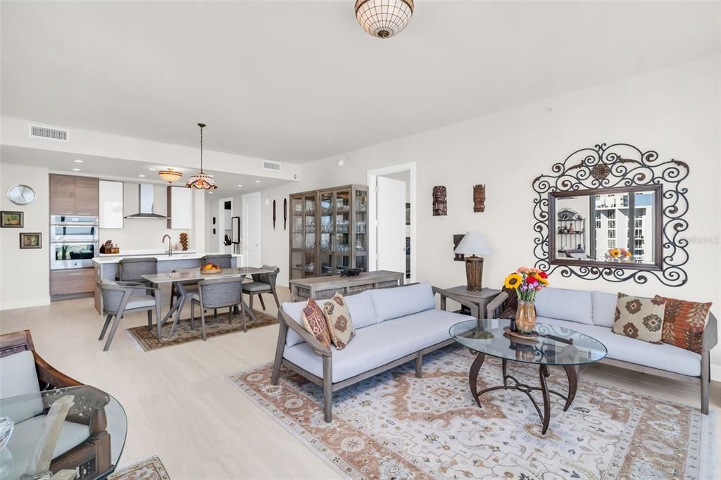 For Sale: $1,475,000 (2 beds, 2 baths, 1663 Square Feet)