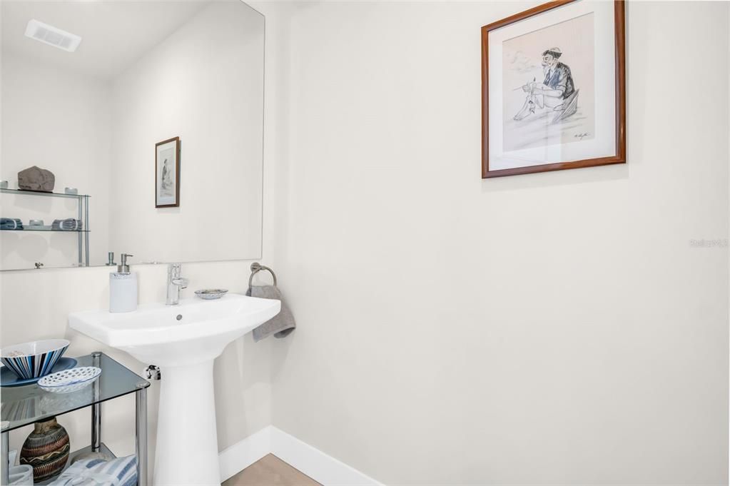For Sale: $1,475,000 (2 beds, 2 baths, 1663 Square Feet)