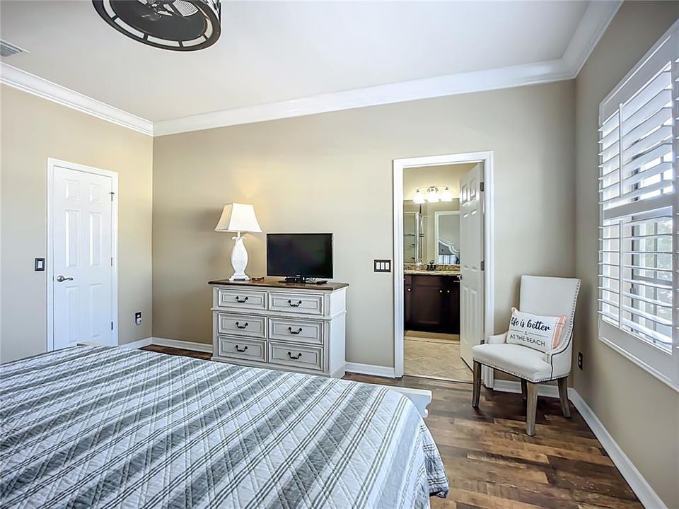 For Sale: $284,500 (2 beds, 2 baths, 1228 Square Feet)