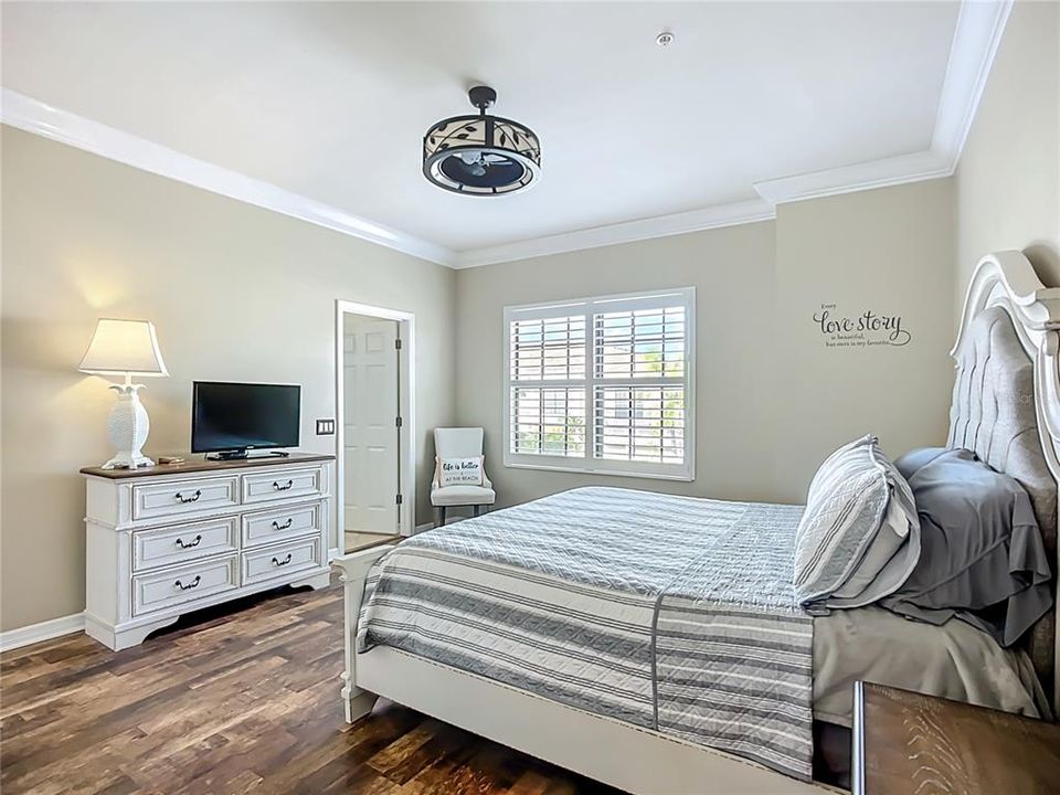 For Sale: $284,500 (2 beds, 2 baths, 1228 Square Feet)