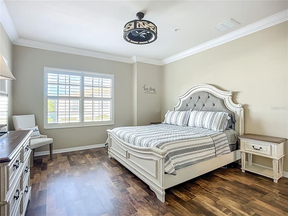 For Sale: $284,500 (2 beds, 2 baths, 1228 Square Feet)