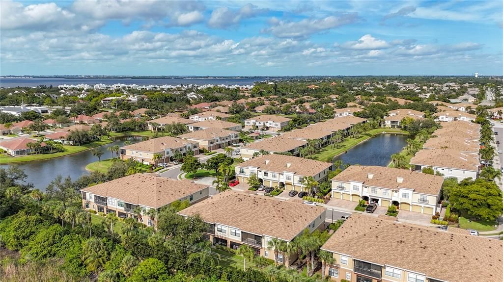 For Sale: $284,500 (2 beds, 2 baths, 1228 Square Feet)