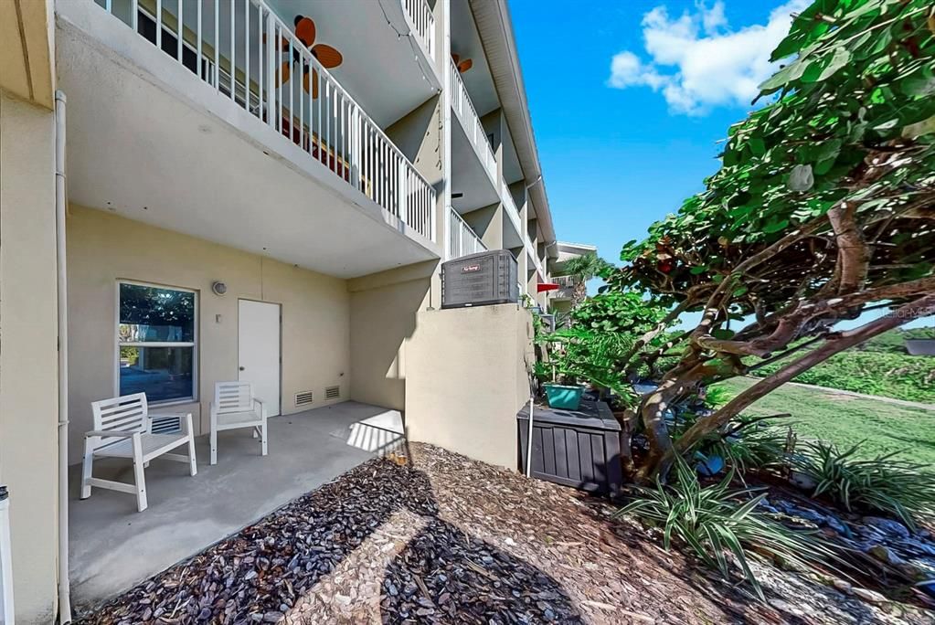 Active With Contract: $299,000 (2 beds, 1 baths, 1110 Square Feet)