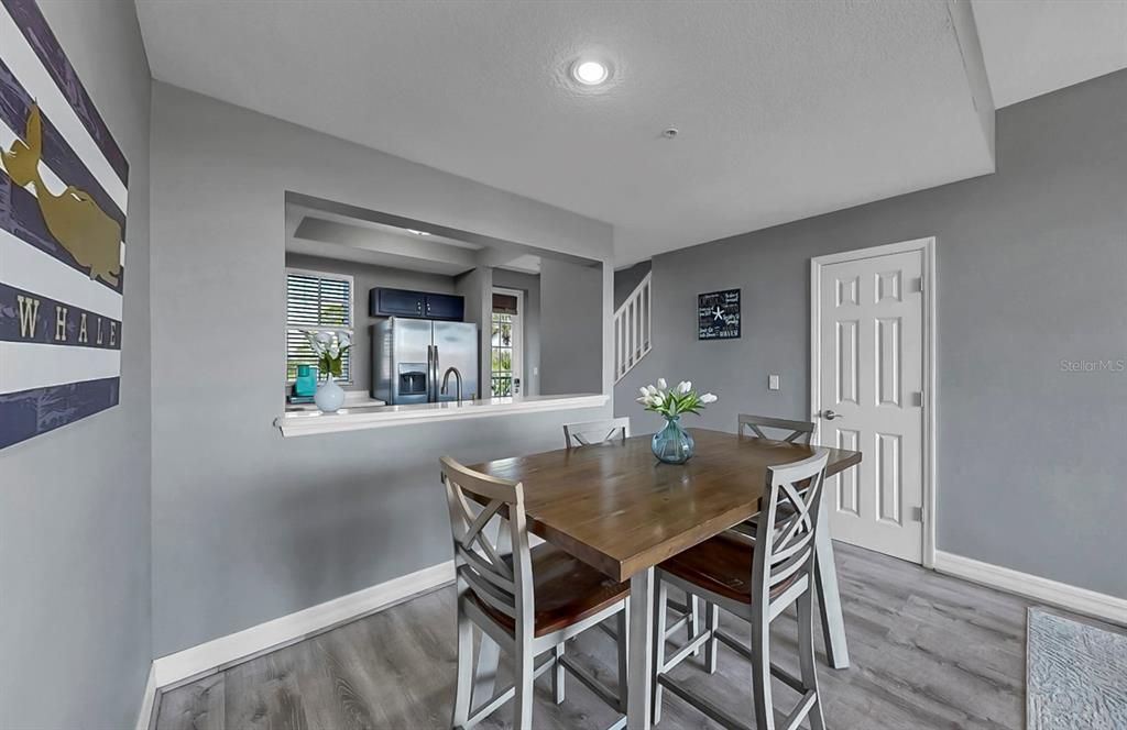 Active With Contract: $299,000 (2 beds, 1 baths, 1110 Square Feet)