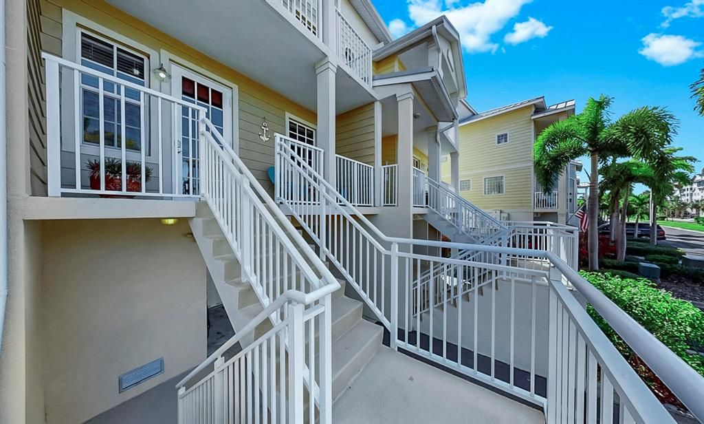 Active With Contract: $299,000 (2 beds, 1 baths, 1110 Square Feet)