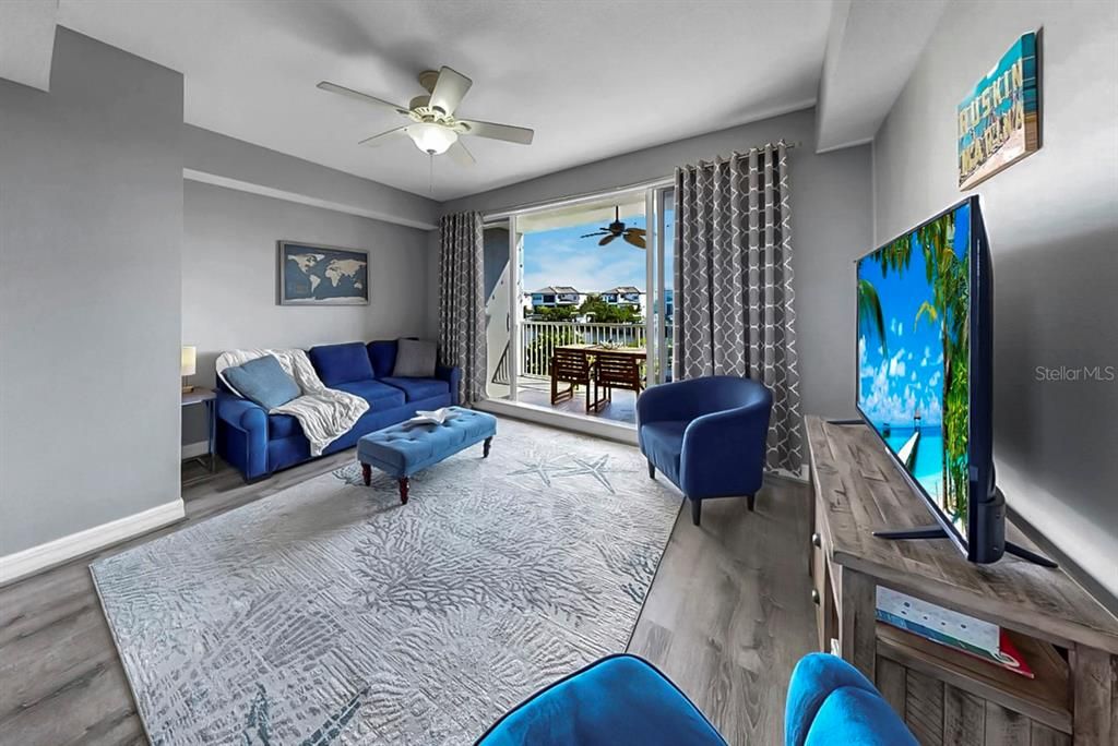 Active With Contract: $299,000 (2 beds, 1 baths, 1110 Square Feet)