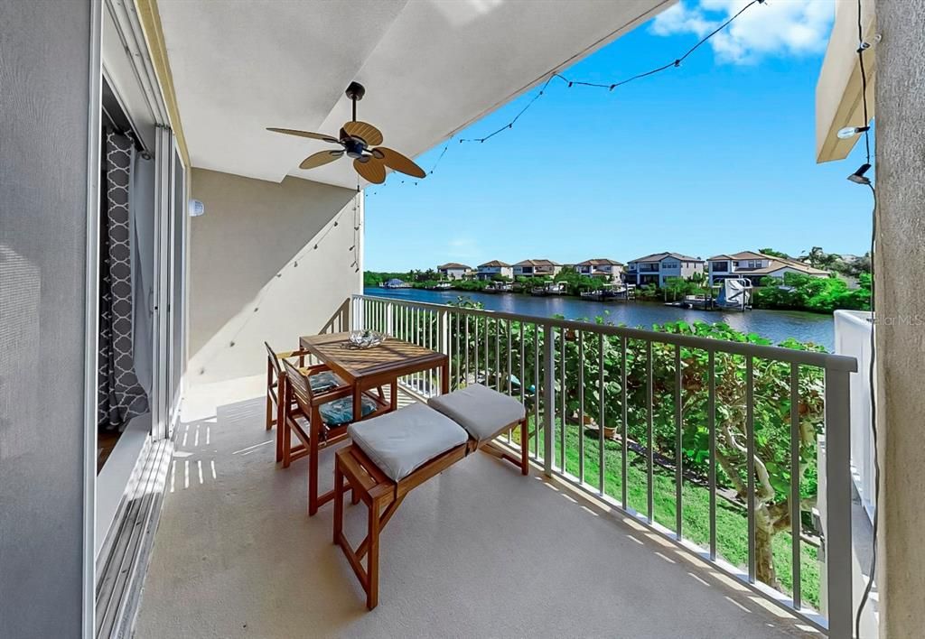 Active With Contract: $299,000 (2 beds, 1 baths, 1110 Square Feet)