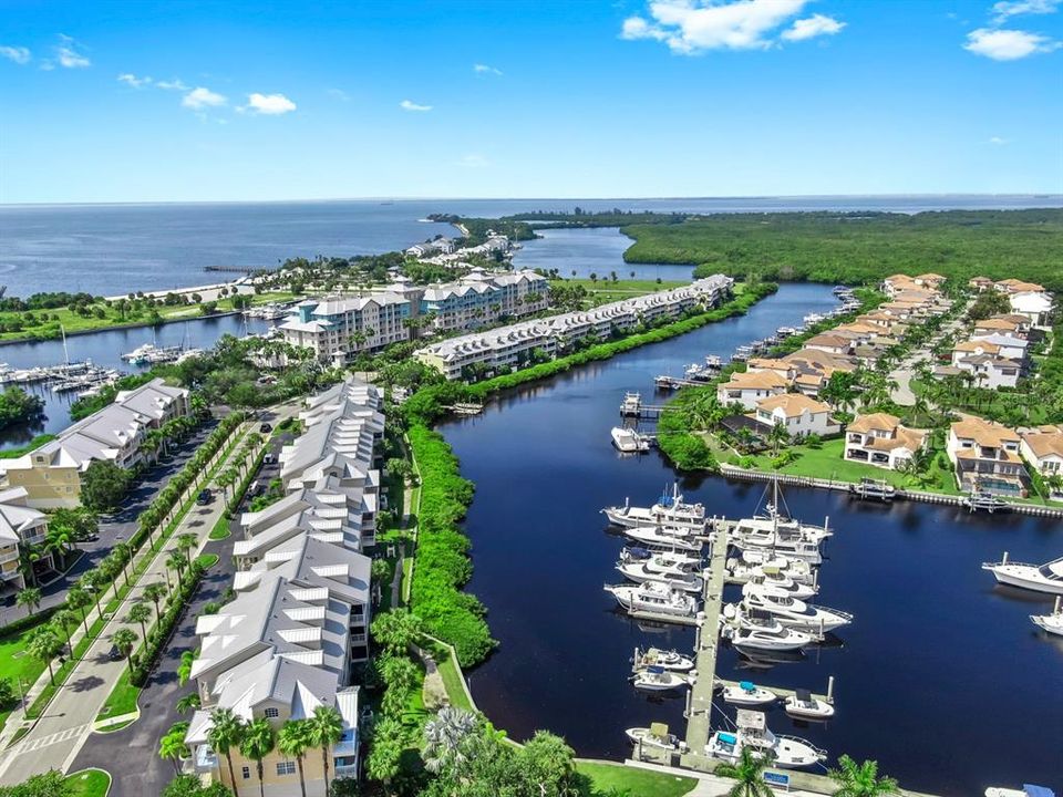 Active With Contract: $299,000 (2 beds, 1 baths, 1110 Square Feet)