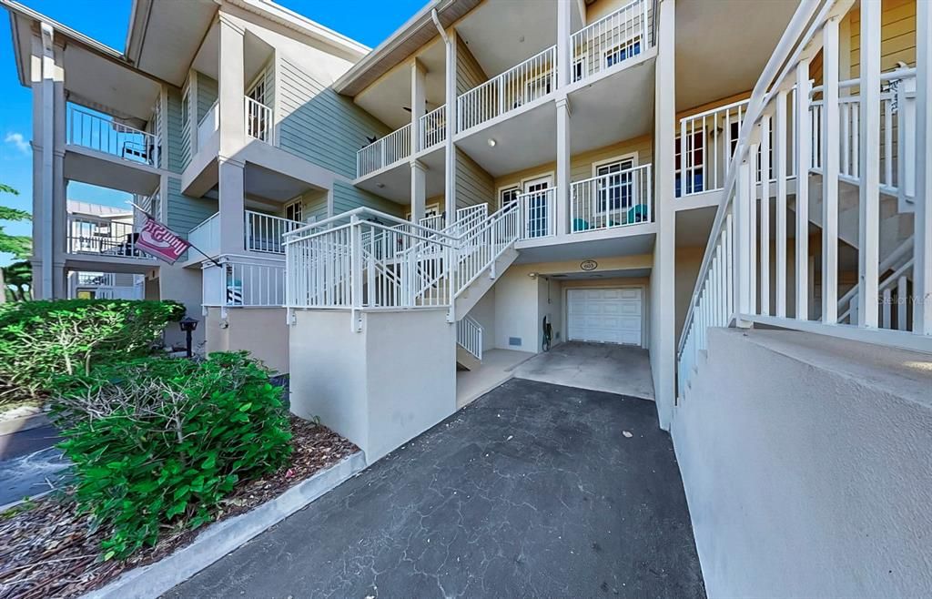 Active With Contract: $299,000 (2 beds, 1 baths, 1110 Square Feet)