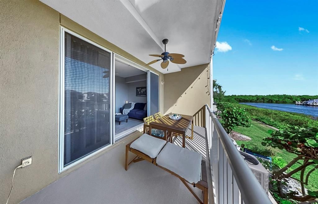 Active With Contract: $299,000 (2 beds, 1 baths, 1110 Square Feet)