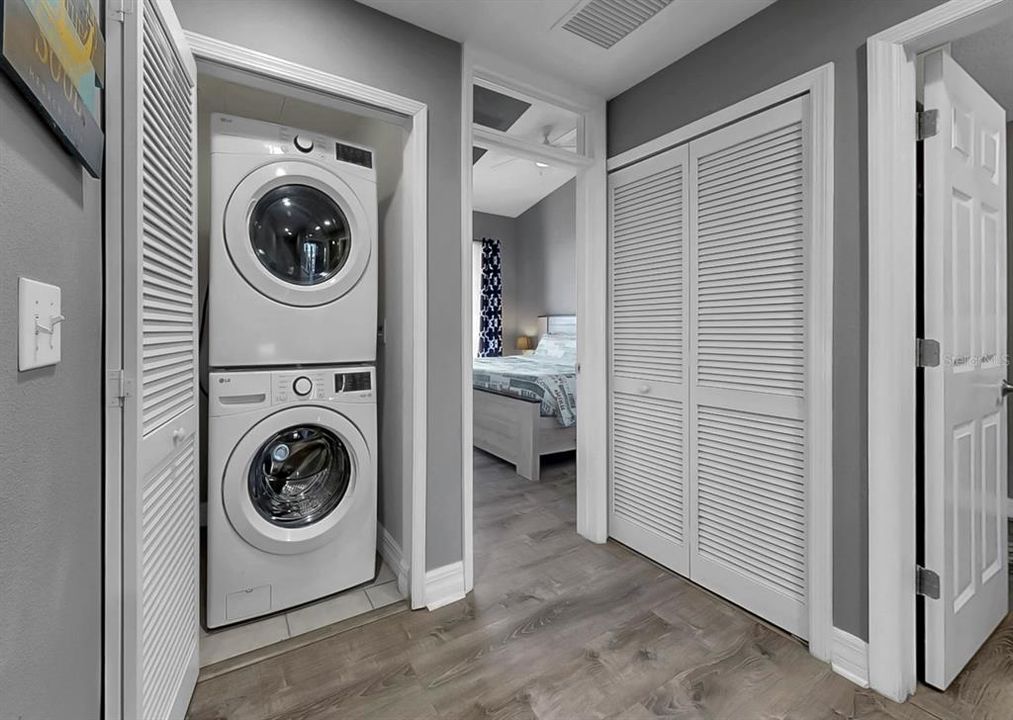 Active With Contract: $299,000 (2 beds, 1 baths, 1110 Square Feet)