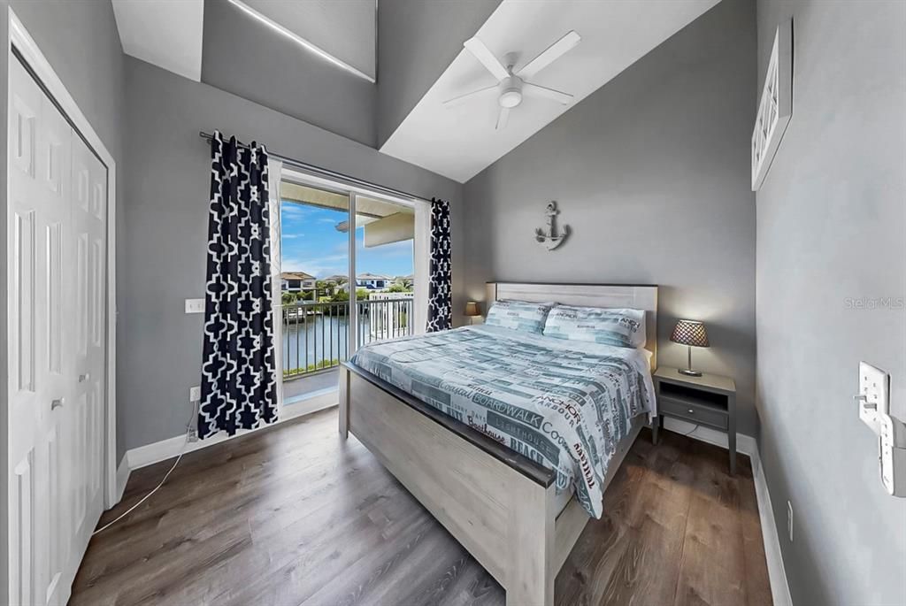 Active With Contract: $299,000 (2 beds, 1 baths, 1110 Square Feet)