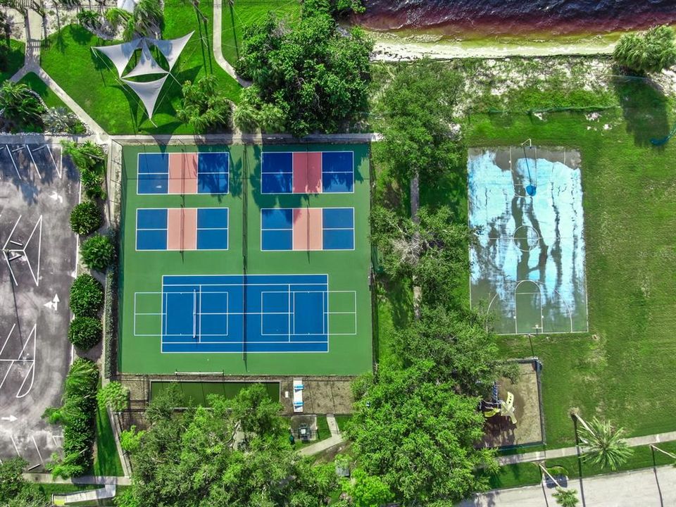 Active With Contract: $299,000 (2 beds, 1 baths, 1110 Square Feet)