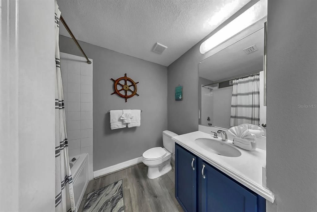 Active With Contract: $299,000 (2 beds, 1 baths, 1110 Square Feet)