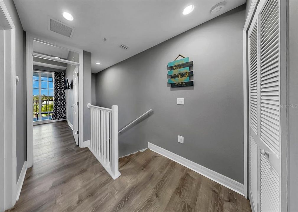 Active With Contract: $299,000 (2 beds, 1 baths, 1110 Square Feet)