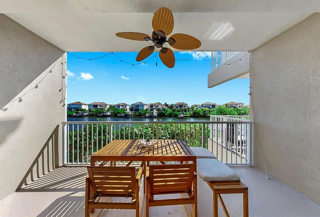 Active With Contract: $299,000 (2 beds, 1 baths, 1110 Square Feet)