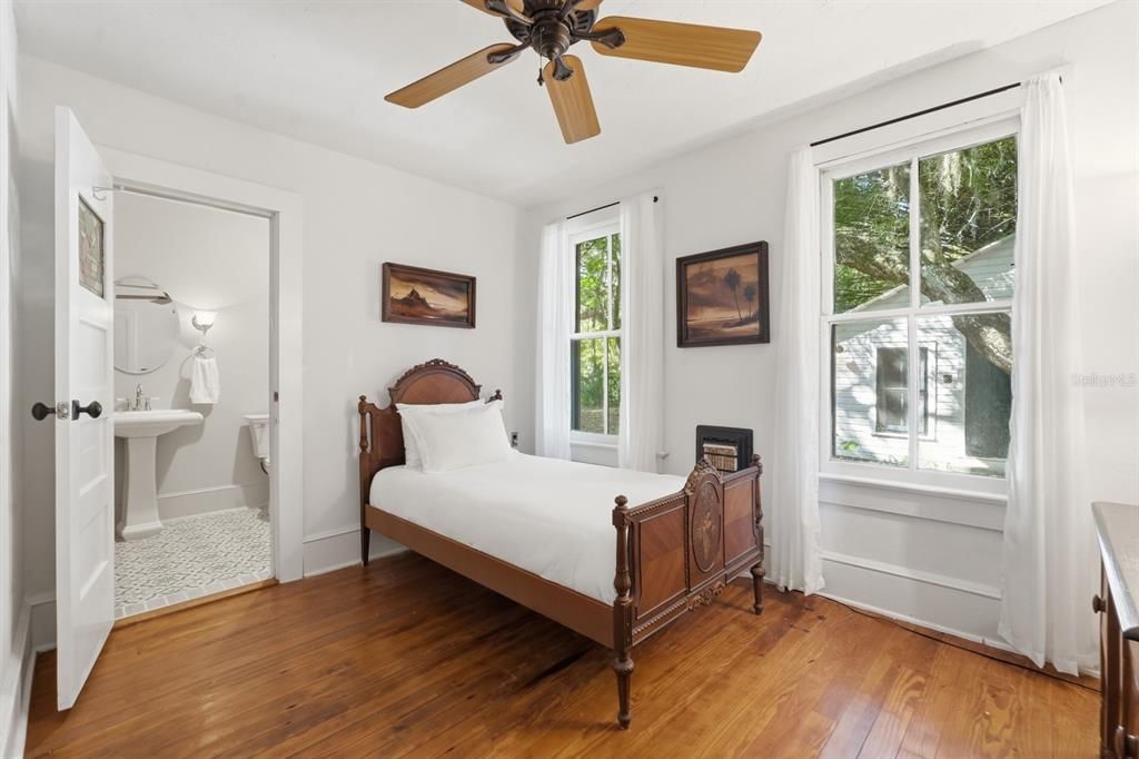 For Sale: $874,900 (6 beds, 3 baths, 2618 Square Feet)