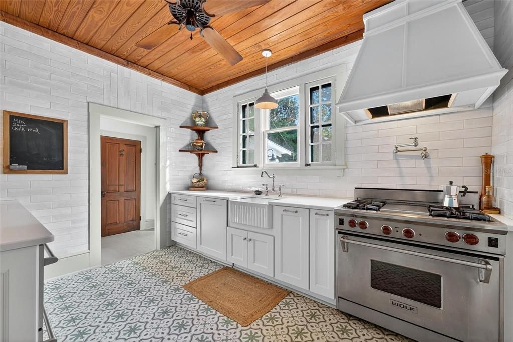 For Sale: $874,900 (6 beds, 3 baths, 2618 Square Feet)