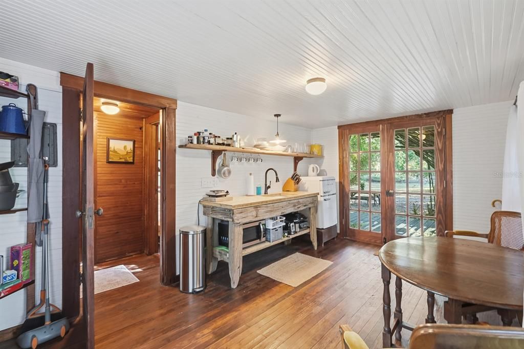 For Sale: $874,900 (6 beds, 3 baths, 2618 Square Feet)