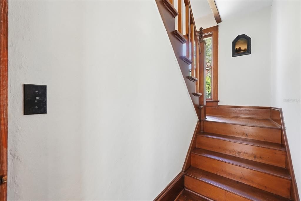 For Sale: $874,900 (6 beds, 3 baths, 2618 Square Feet)