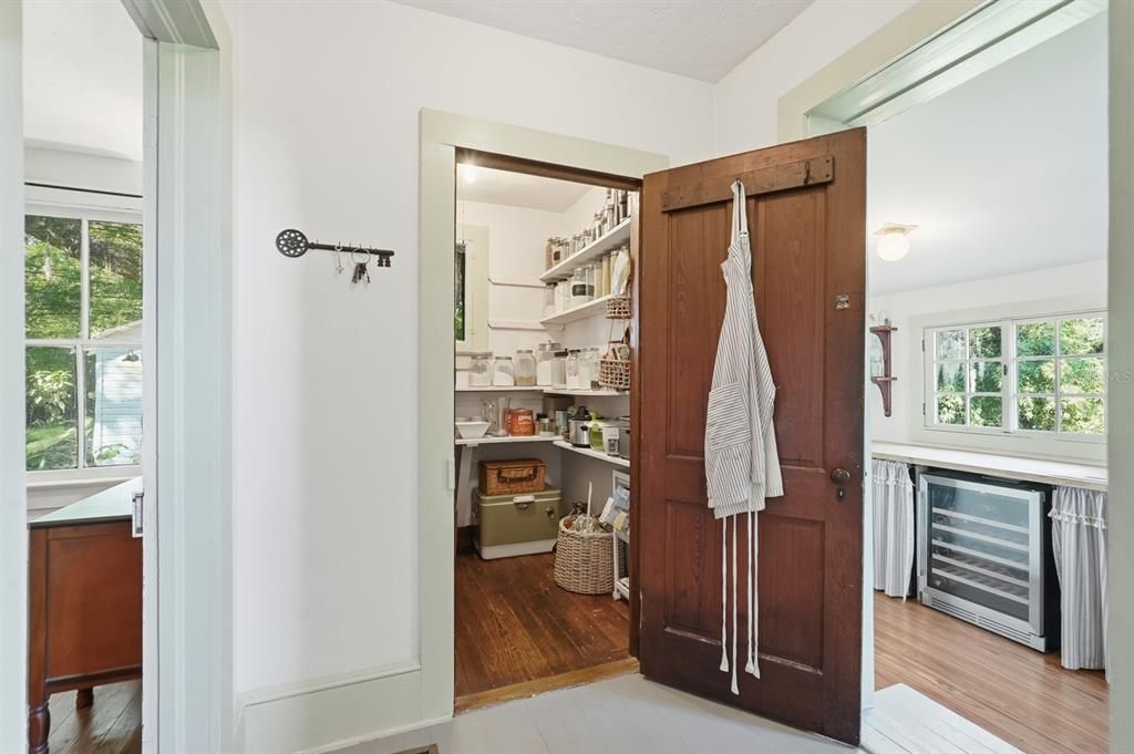 For Sale: $874,900 (6 beds, 3 baths, 2618 Square Feet)