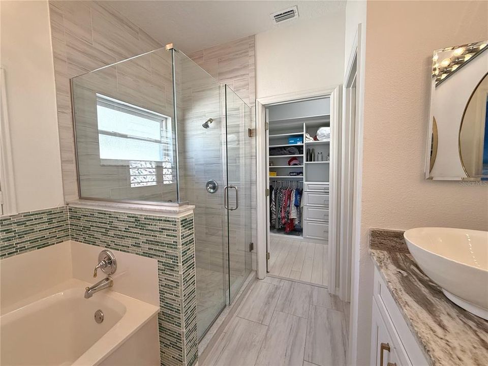 Под контрактом: $429,990 (3 спален, 2 ванн, 1846 Квадратных фут)