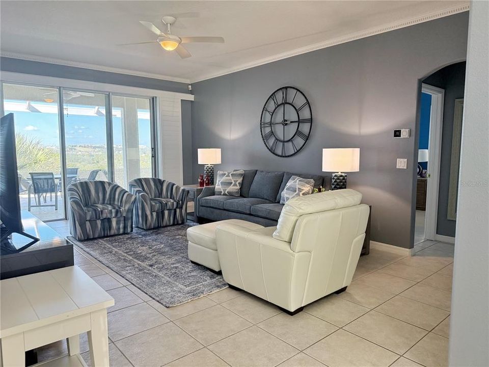 Под контрактом: $429,990 (3 спален, 2 ванн, 1846 Квадратных фут)