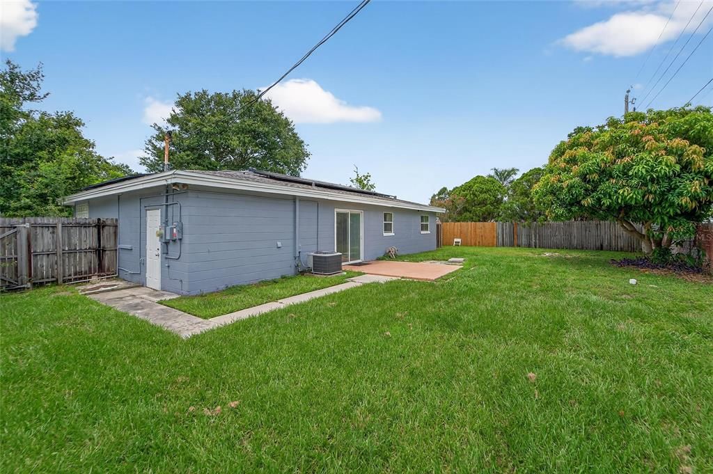 For Rent: $2,900 (3 beds, 2 baths, 1304 Square Feet)