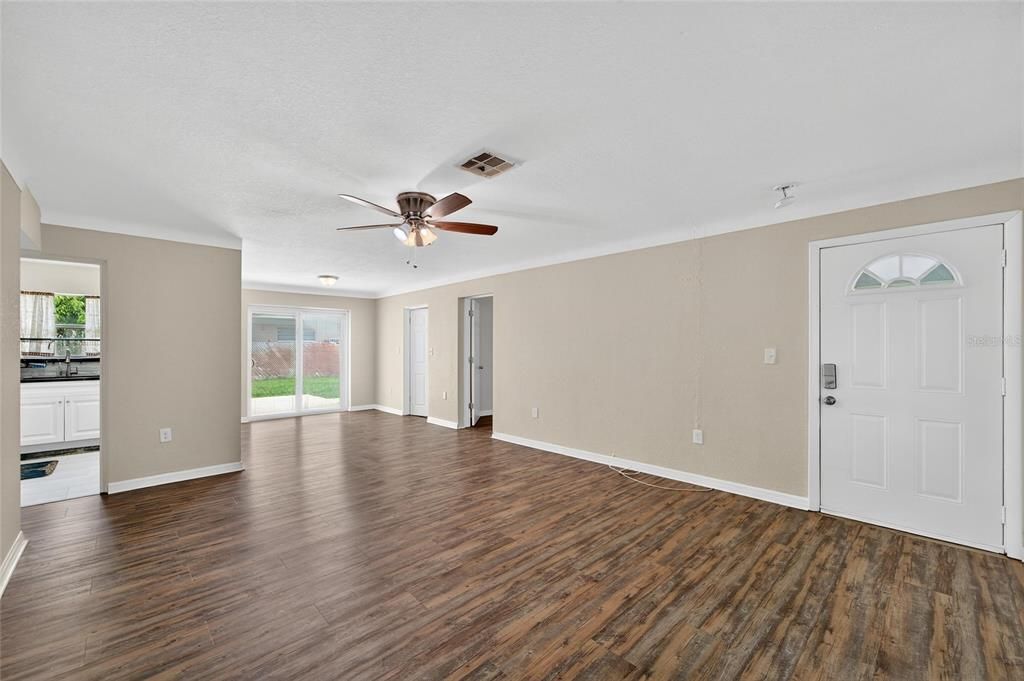 For Rent: $2,900 (3 beds, 2 baths, 1304 Square Feet)