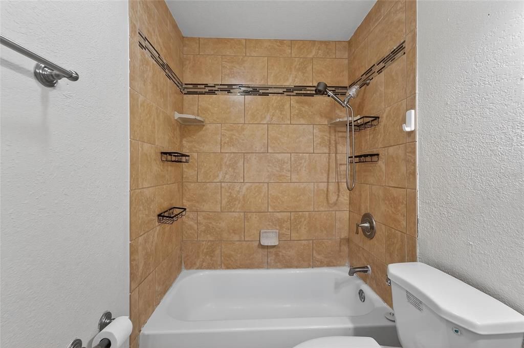 For Rent: $2,900 (3 beds, 2 baths, 1304 Square Feet)