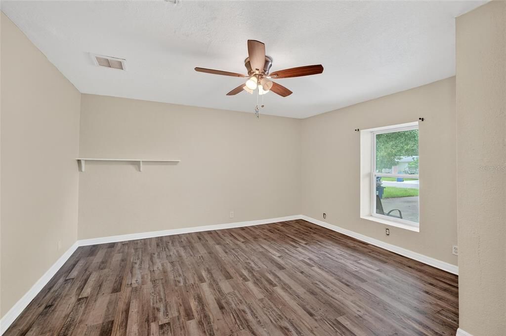 For Rent: $2,900 (3 beds, 2 baths, 1304 Square Feet)