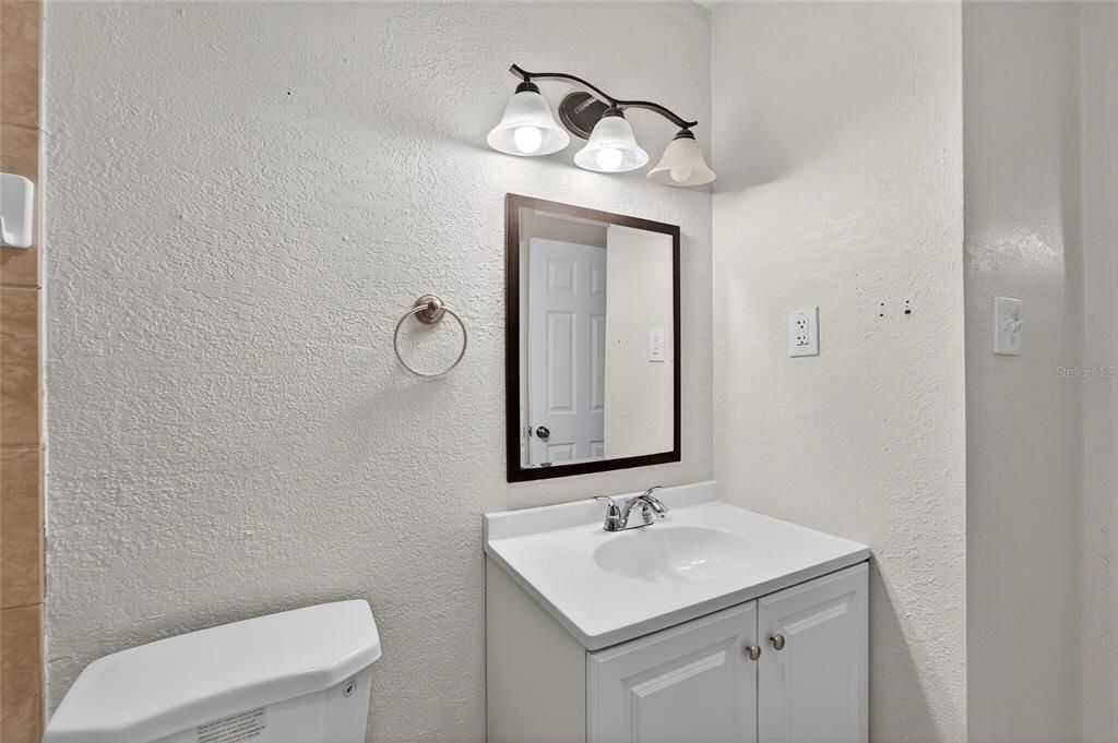 For Rent: $2,900 (3 beds, 2 baths, 1304 Square Feet)