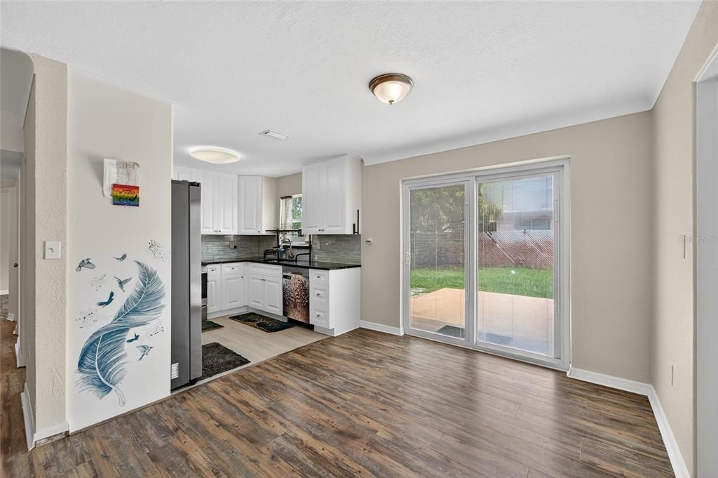 For Rent: $2,900 (3 beds, 2 baths, 1304 Square Feet)