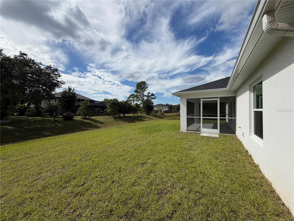 Active With Contract: $350,000 (3 beds, 2 baths, 1670 Square Feet)