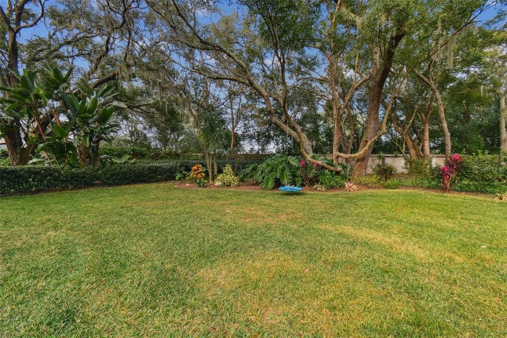 Activo con contrato: $699,000 (4 camas, 2 baños, 2414 Pies cuadrados)