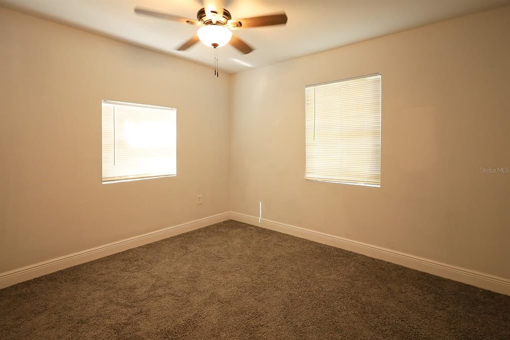 For Sale: $320,000 (3 beds, 2 baths, 832 Square Feet)