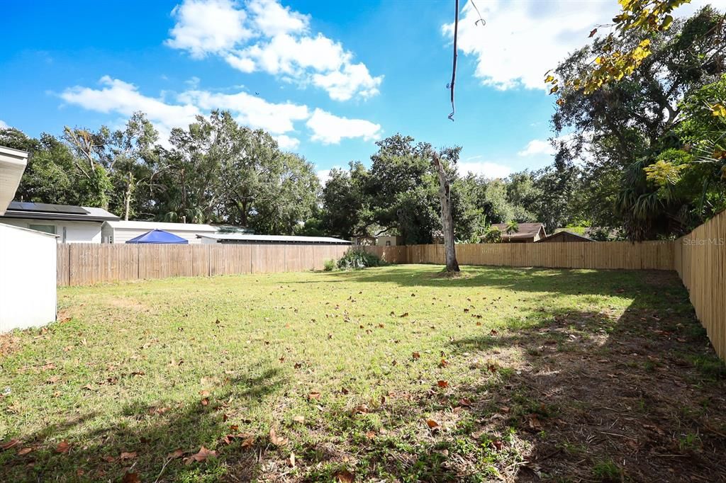 For Sale: $320,000 (3 beds, 2 baths, 832 Square Feet)