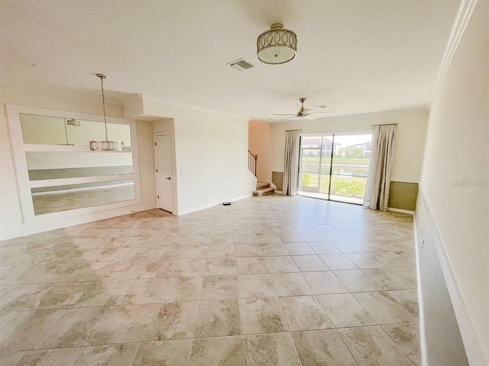 For Rent: $2,200 (3 beds, 2 baths, 1949 Square Feet)