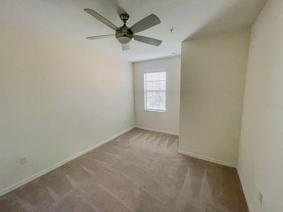 For Rent: $2,200 (3 beds, 2 baths, 1949 Square Feet)