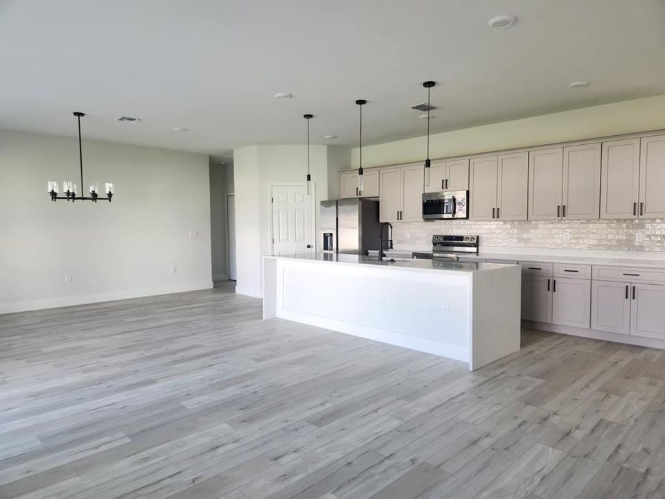 待售: $364,990 (4 贝兹, 3 浴室, 1894 平方英尺)