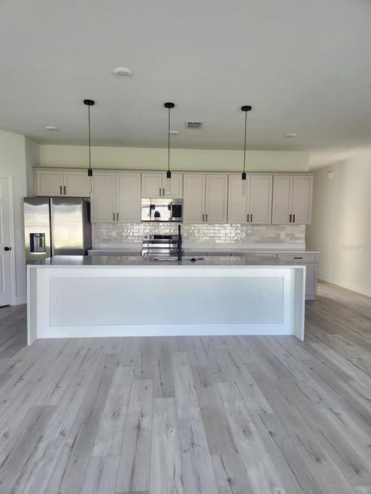 待售: $364,990 (4 贝兹, 3 浴室, 1894 平方英尺)