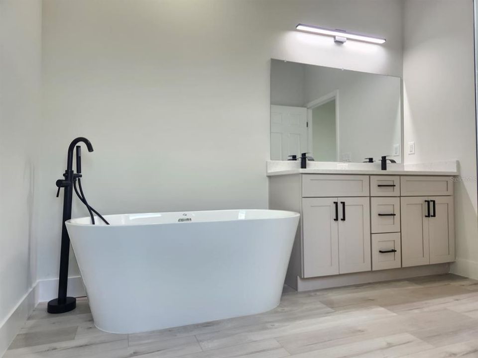 待售: $364,990 (4 贝兹, 3 浴室, 1894 平方英尺)