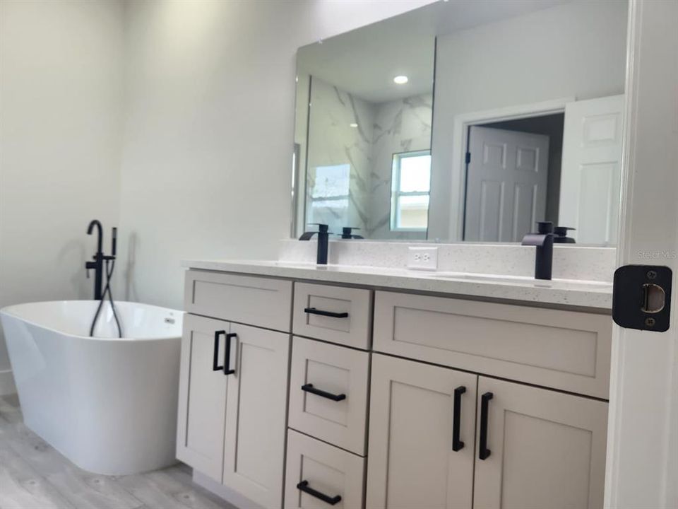 待售: $364,990 (4 贝兹, 3 浴室, 1894 平方英尺)