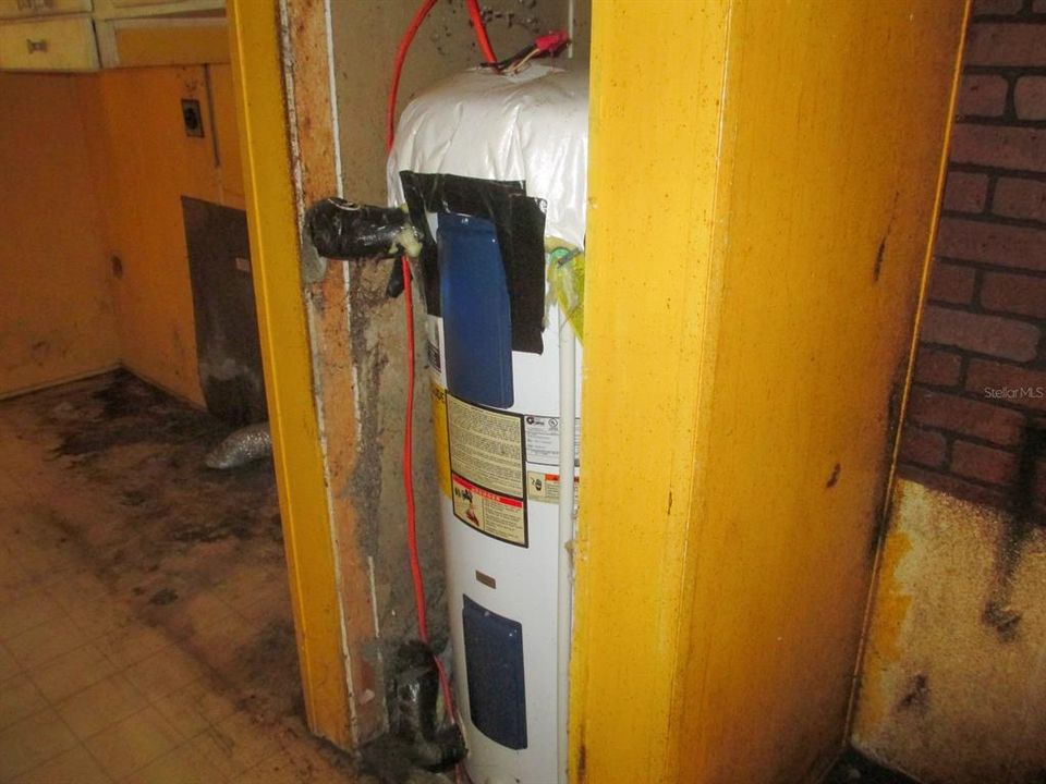 На продажу: $160,000 (3 спален, 2 ванн, 1404 Квадратных фут)