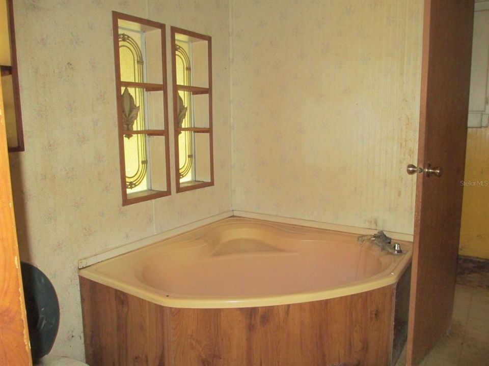 На продажу: $160,000 (3 спален, 2 ванн, 1404 Квадратных фут)