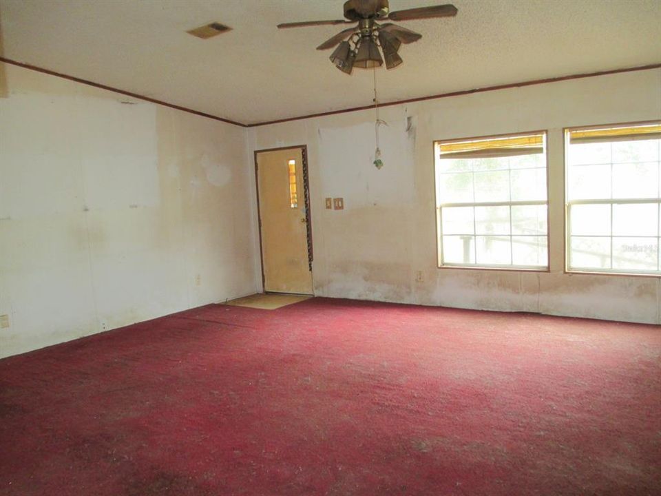 На продажу: $160,000 (3 спален, 2 ванн, 1404 Квадратных фут)