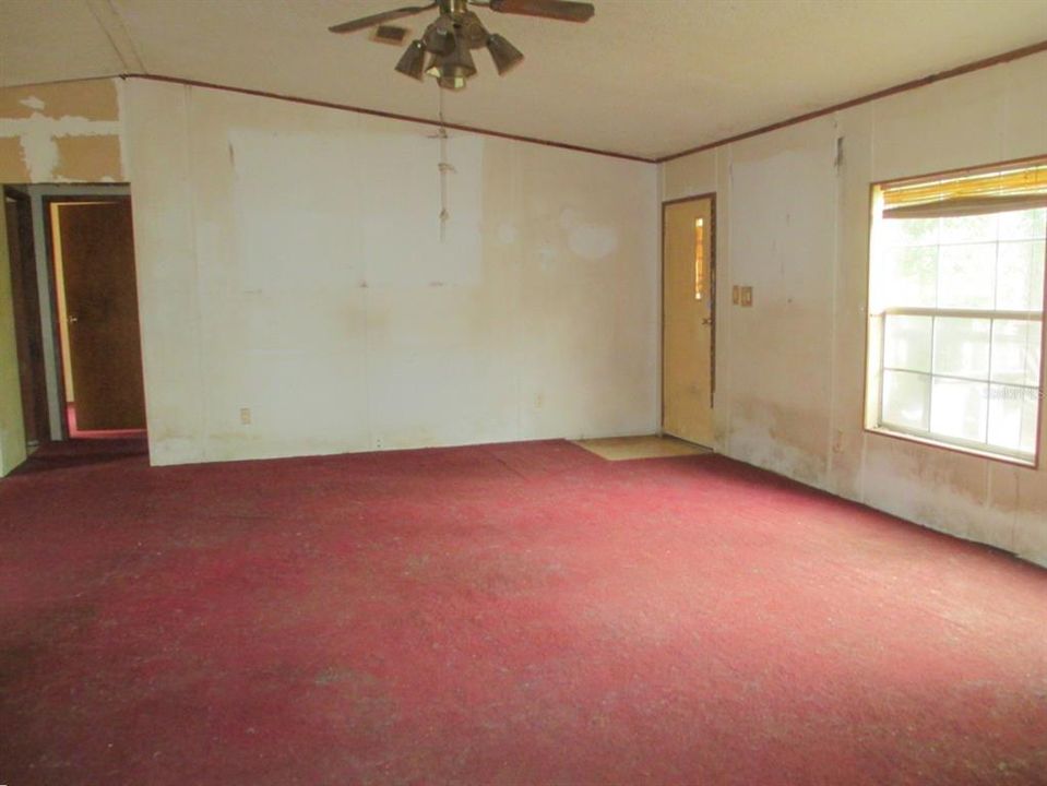 На продажу: $160,000 (3 спален, 2 ванн, 1404 Квадратных фут)