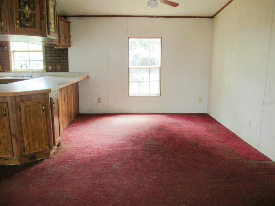 На продажу: $160,000 (3 спален, 2 ванн, 1404 Квадратных фут)