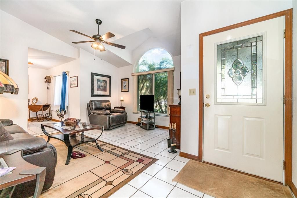 На продажу: $385,000 (3 спален, 2 ванн, 1603 Квадратных фут)